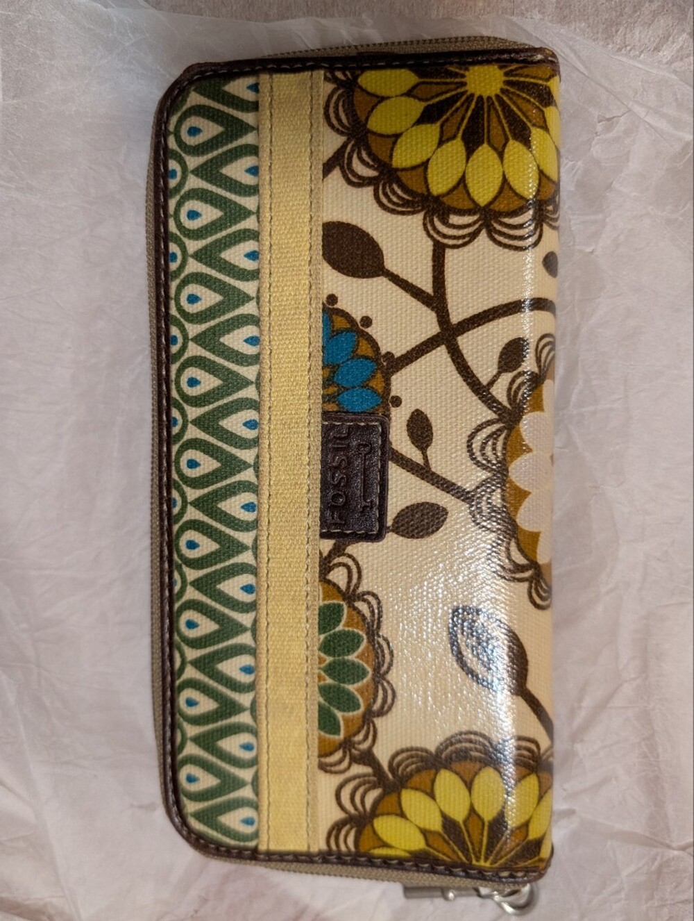Fossil Large Floral Zip Around Key-Per Clutch Wallet